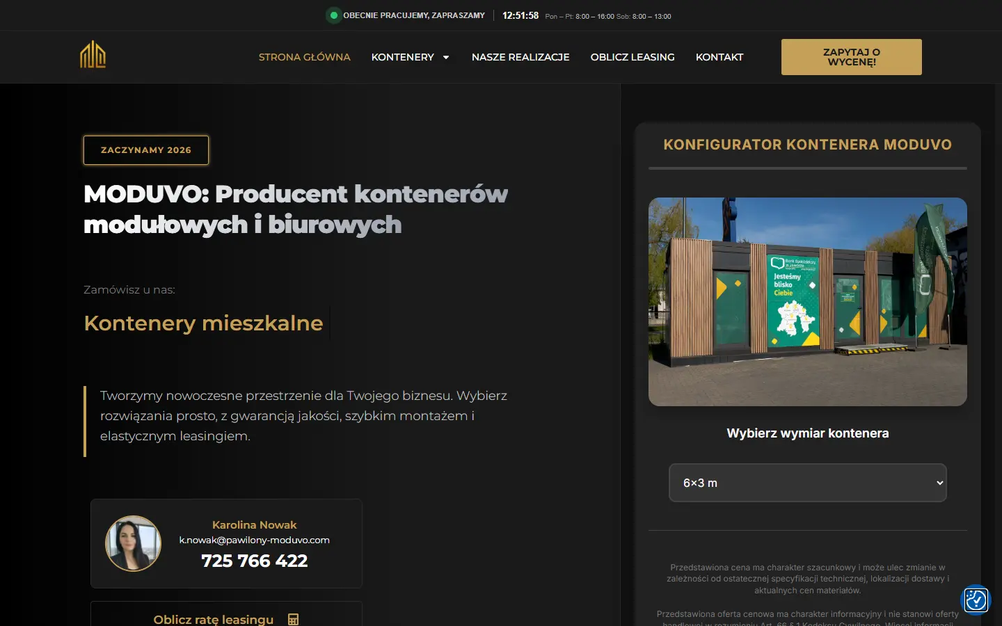 Strona główna moduvo.pl na komputerze: producent kontenerów modułowych i biurowych, pasek z godzinami pracy, po prawej konfigurator kontenera z wyborem wymiaru.